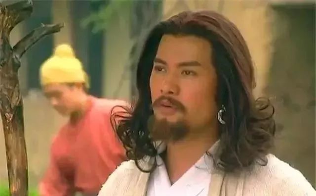 靠富婆捞金数亿，写自传诋毁前妻，这位男星拜金吃相太难看了！
