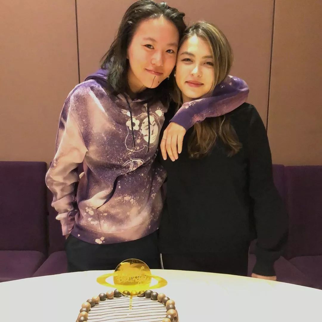 【GirlDaily】窦靖童叫她干妈，王菲为她掏2000万，55岁生日惊动了半个娱乐圈！