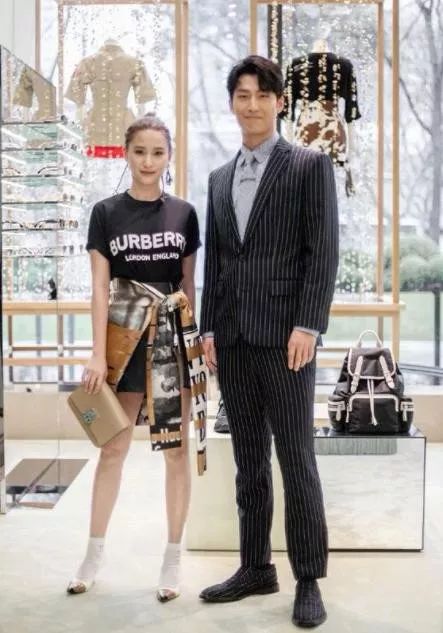 「圈表哥」赌王千金何超盈产女，豪门争产的高潮戏份给了奚梦瑶？