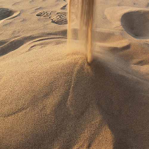 地球上的沙子不够用了.难道是因为沙雕太多了?