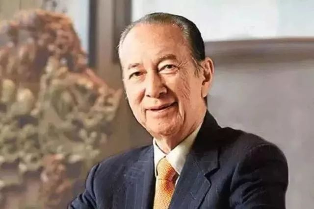 「圈表哥」赌王千金何超盈产女，豪门争产的高潮戏份给了奚梦瑶？