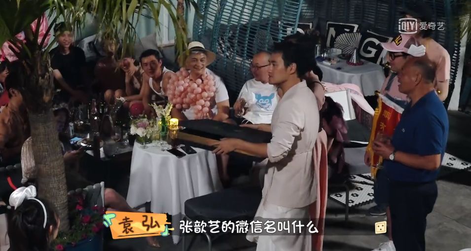 做饭带孩子主动解决婆媳矛盾，这样的24孝好老公她还说只是“标配”？