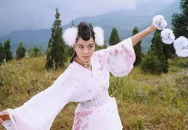 家喻户晓的童年女神复出！40岁为演第一美人被指整容过度脸崩了…