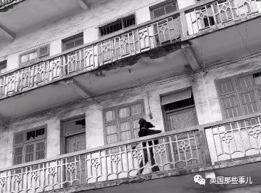 身穿垃圾袋的中国乡村超模震惊歪果网友：他必须火！