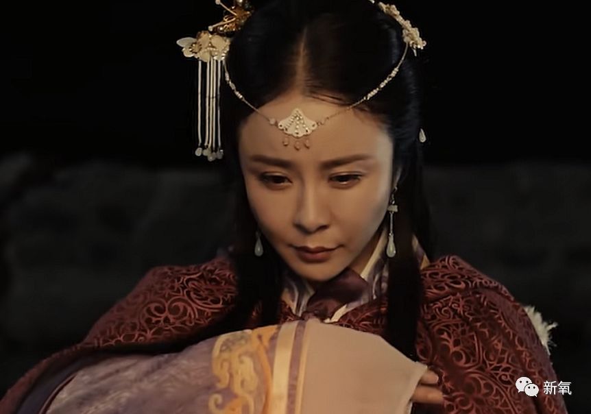 家喻户晓的童年女神复出！40岁为演第一美人被指整容过度脸崩了…