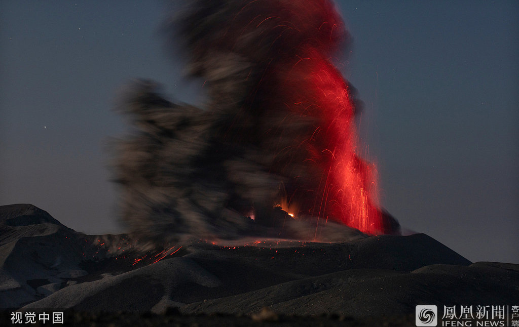 闪电击中火山瞬间图片 火山为什么会有闪电