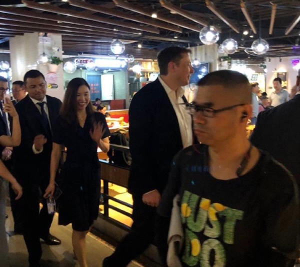 钢铁侠现身中国：居然爱上了这口
