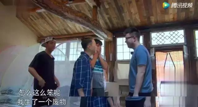 「桃花马上石榴裙」宋丹丹一家4口同框：一幅画面背后，是一个女人波澜起伏的一生