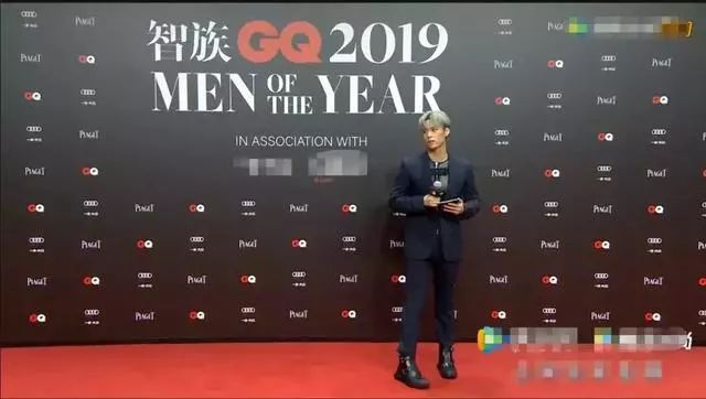 GQ盛典主持堪称灾难现场，主持人得罪大半个演艺圈！舅舅成龙都要急死了