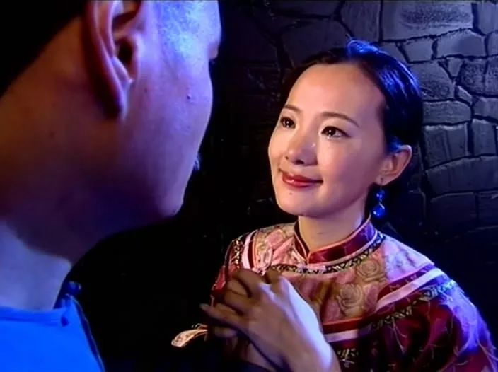 终于红了！演24年配角，拿影后，还和天后初恋结婚了