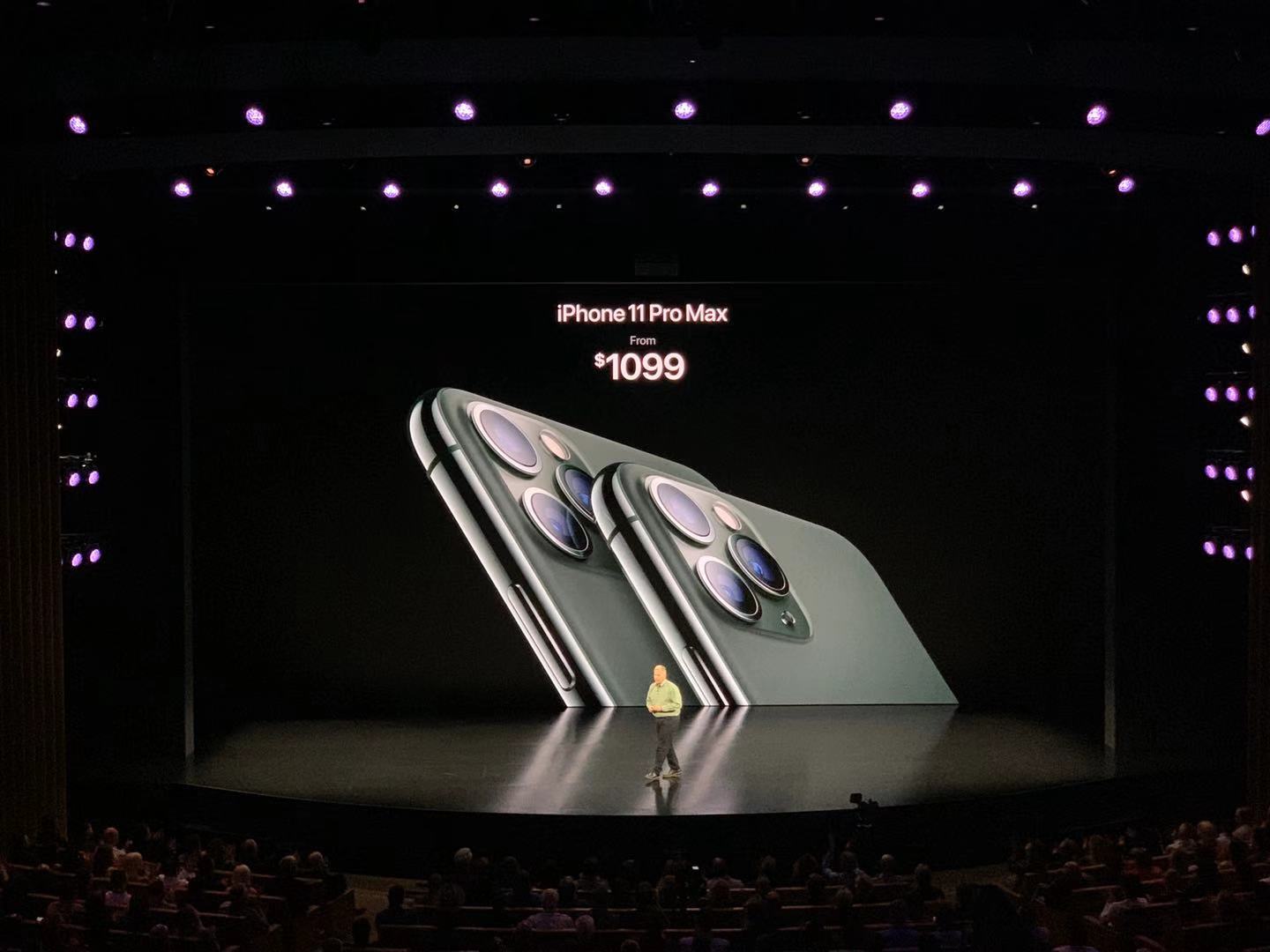 iPhone11 Pro系列发布：后置三摄，8699元起售