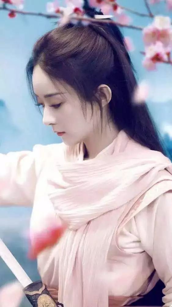 从高圆圆到赵丽颖刘诗诗,产子后复出,会是女星的一道坎么