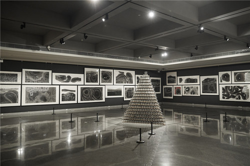 大陆 正文  深圳市当代艺术与城市规划展览馆馆长,关山月美术馆副馆长