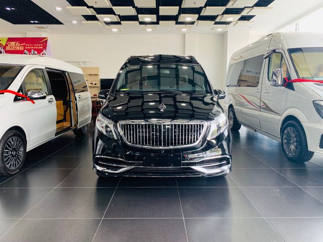 奔驰v级改装v260l改装迈巴赫vs880高顶隔断,采用二次元空间优化曲面隔