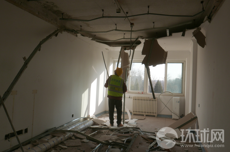 北京小汤山医院开始重建 数百工人入驻施工