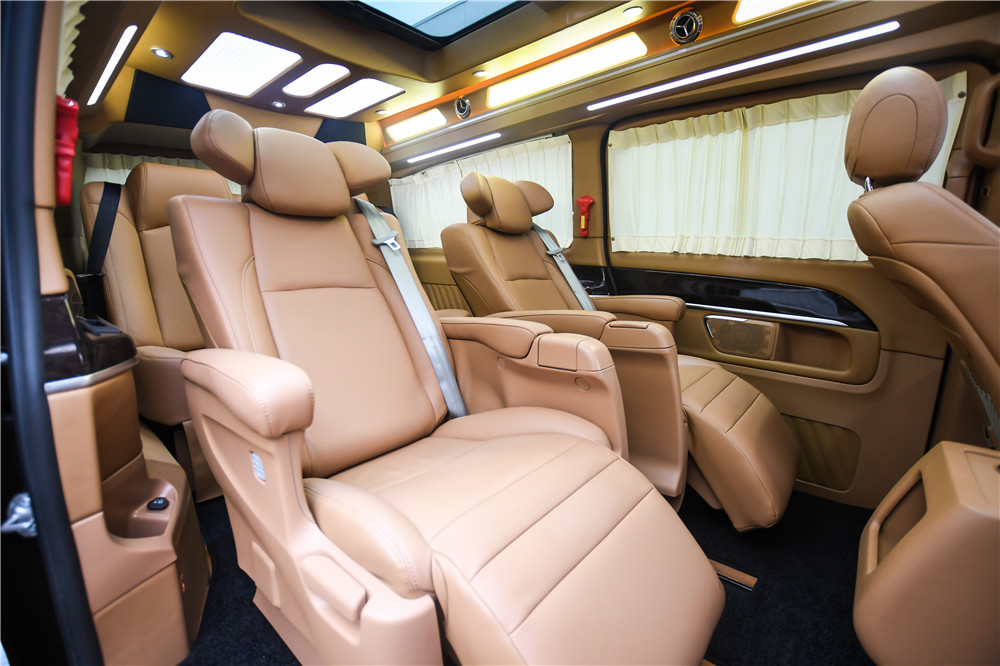 山东威海奔驰v260l商务车改装时兴感爆棚质感和奢华感十足