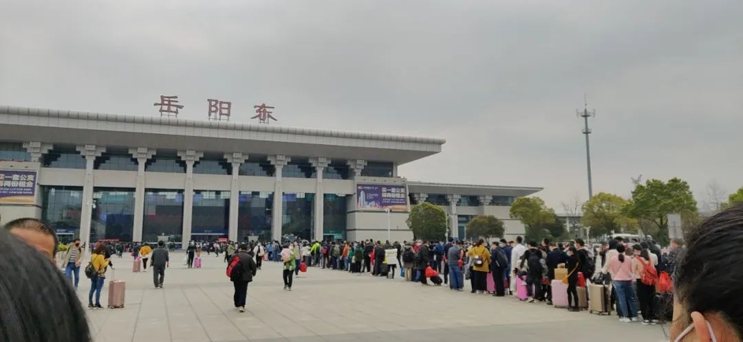 湖北人返岗难:被劝返、阻拦、举报甚至解聘