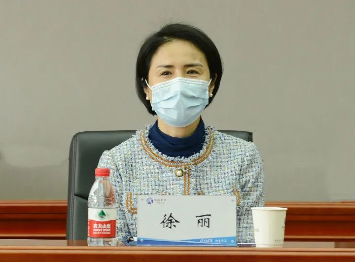上述报道显示,汉阳区长徐丽,已升任区委书记,目前党政"一把手"一肩挑.