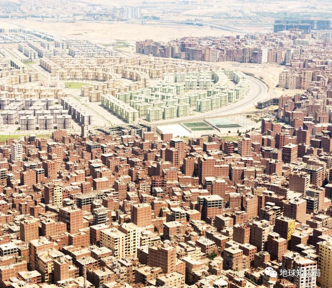 埃及首都，遍布“烂尾楼” | 地球知识局