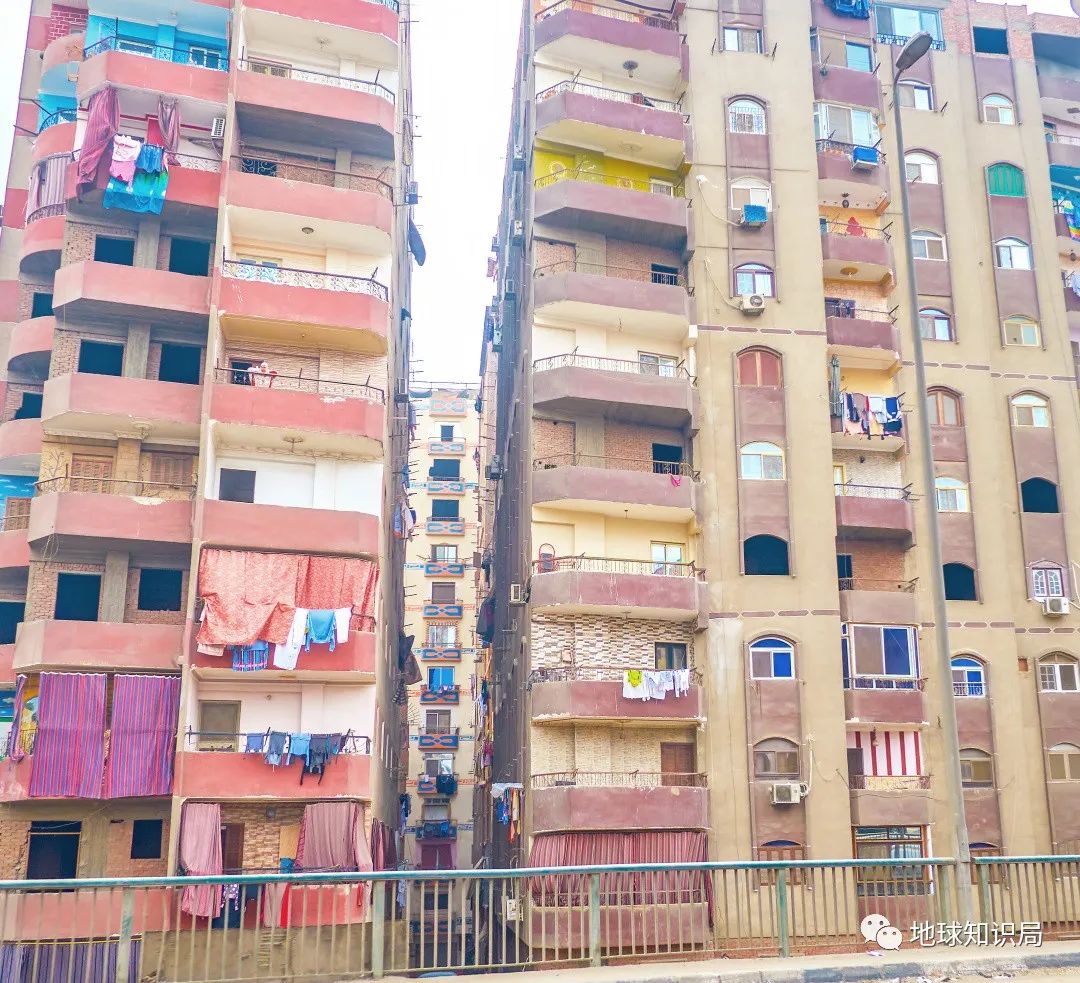 埃及首都，遍布“烂尾楼” | 地球知识局