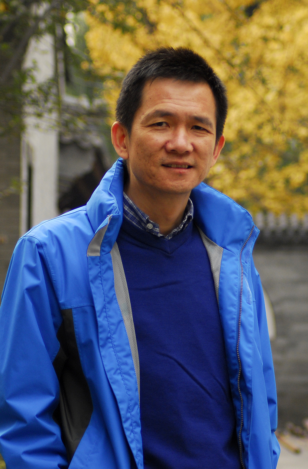 经济低迷是没有需求,直接给老百姓发钱