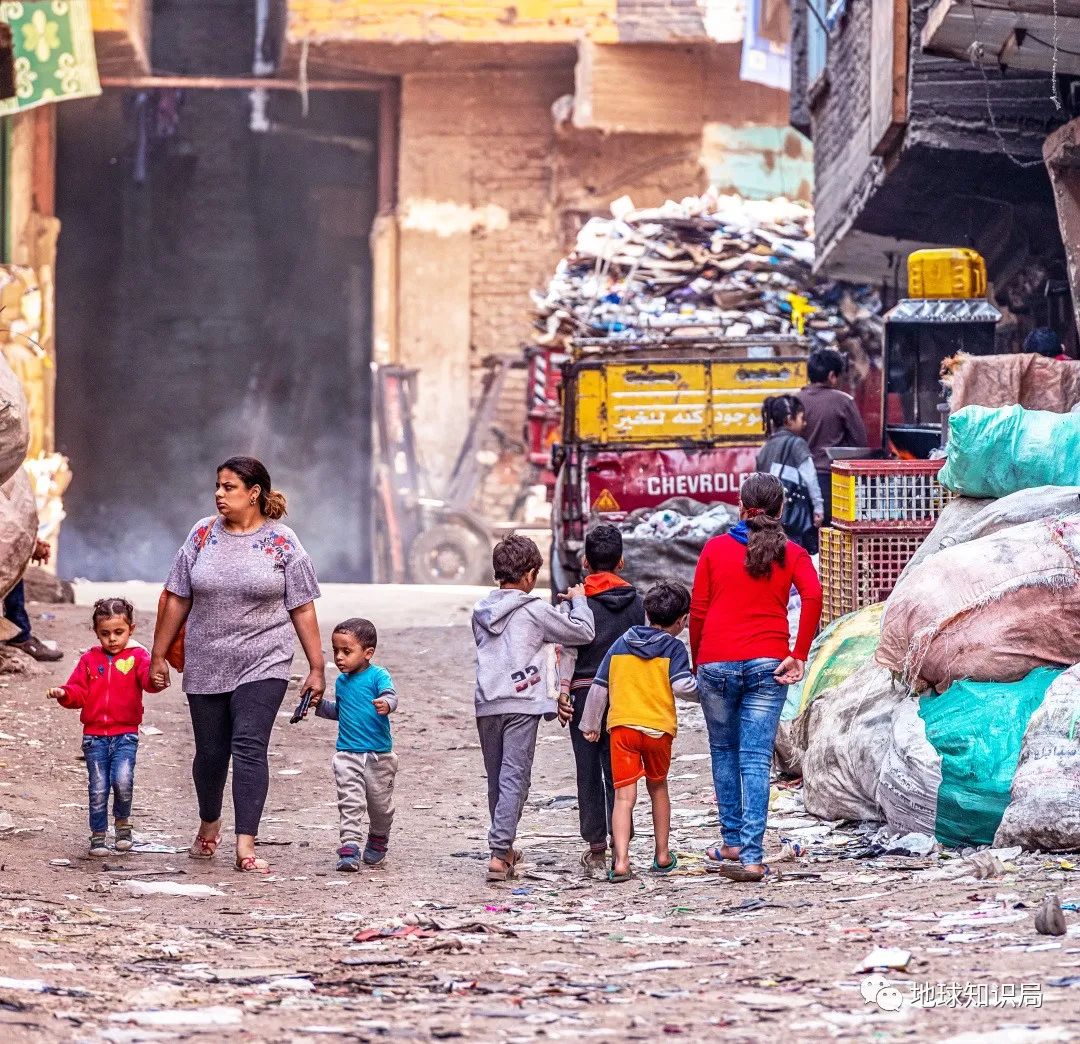埃及首都，遍布“烂尾楼” | 地球知识局