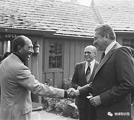 埃及首都，遍布“烂尾楼” | 地球知识局