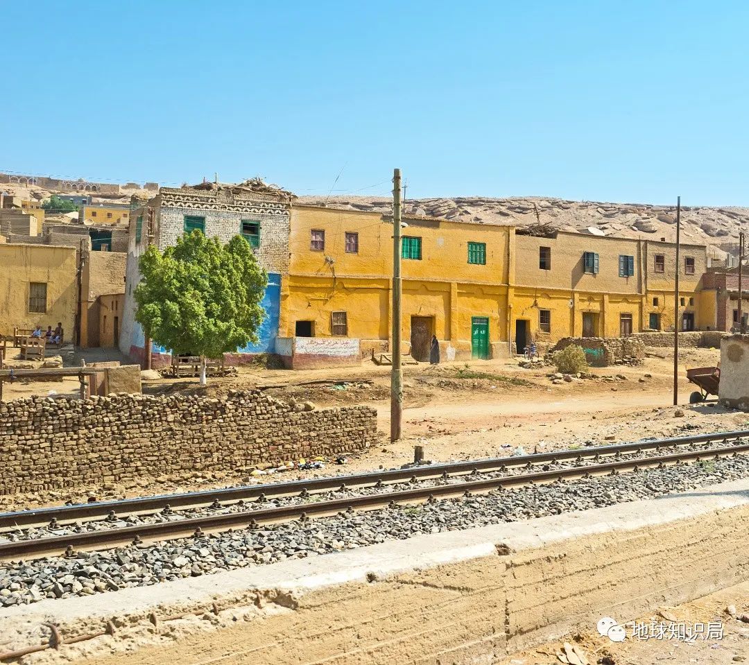 埃及首都，遍布“烂尾楼” | 地球知识局