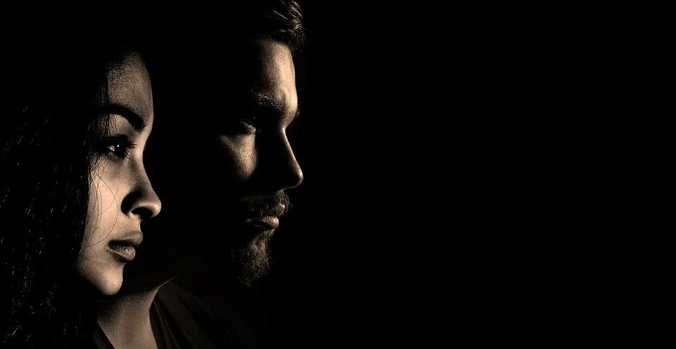 没有人能活着从伴侣的手机里走出来