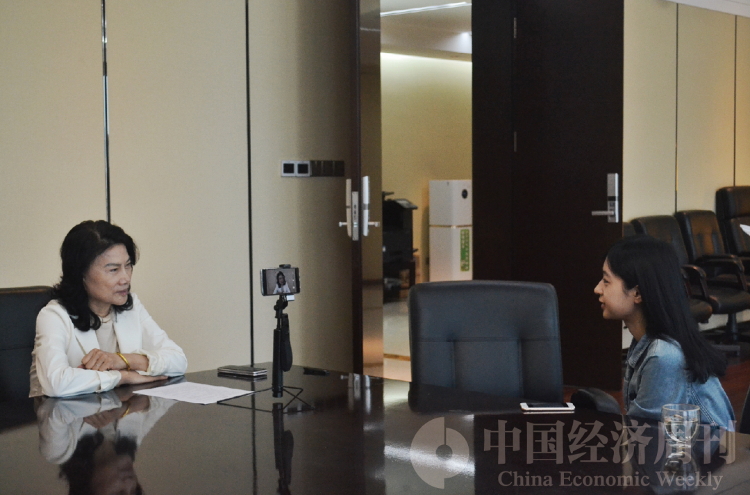 董明珠回应雷军：赌只是互相激励