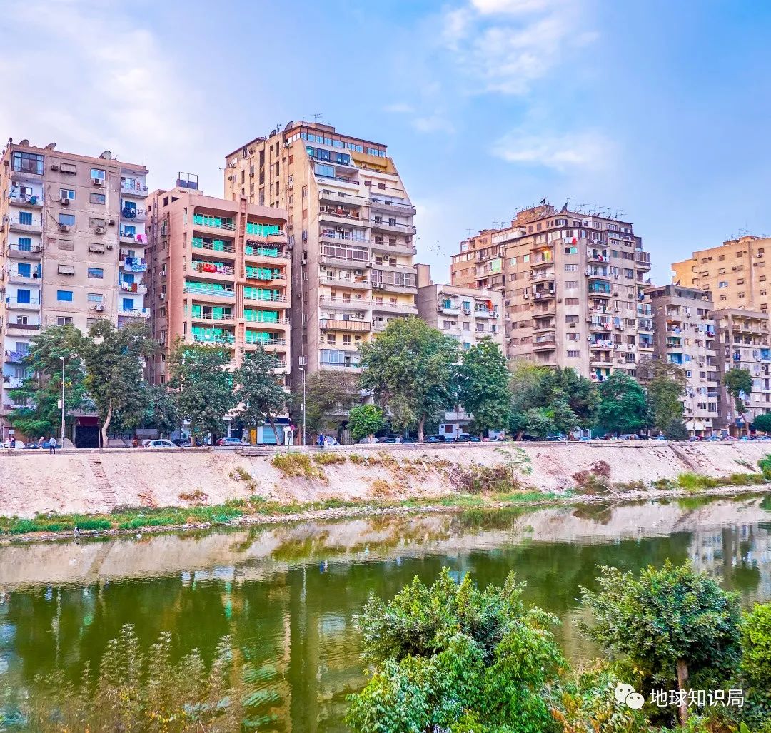 埃及首都，遍布“烂尾楼” | 地球知识局