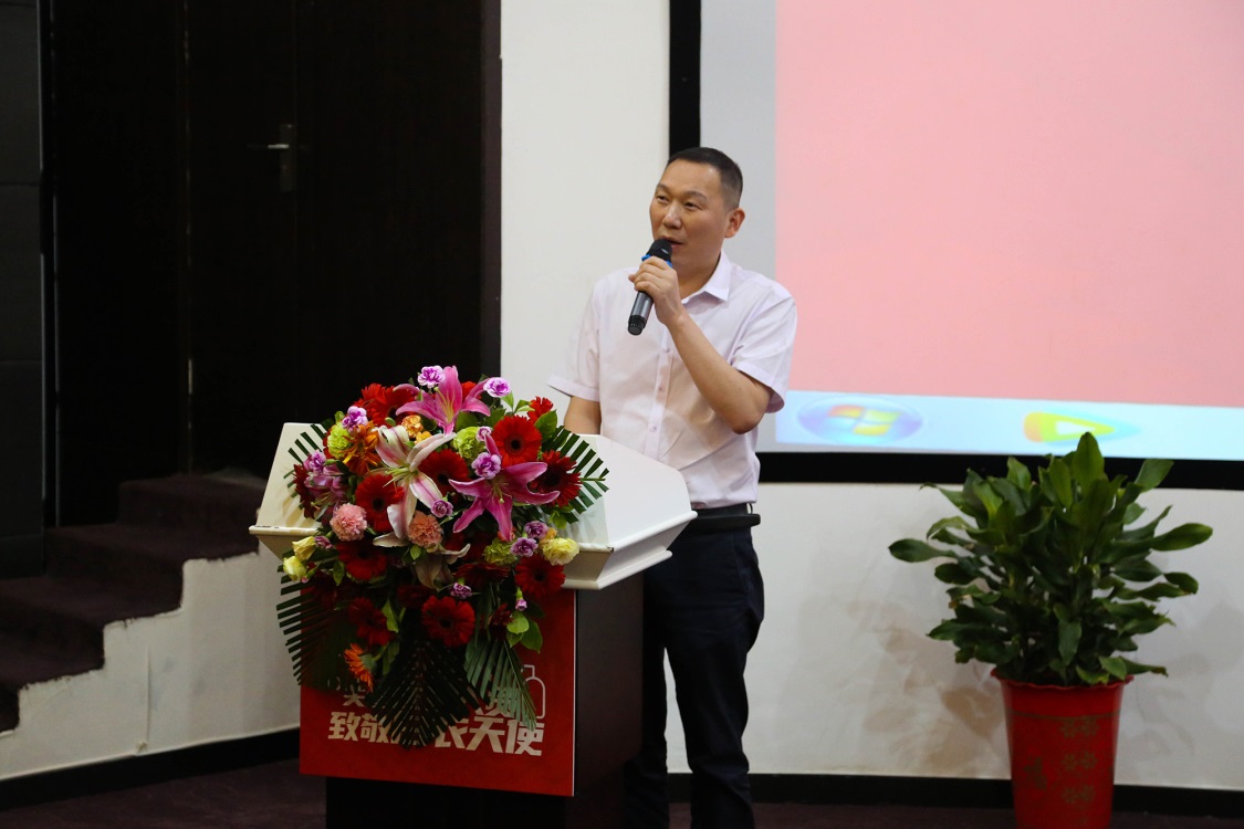 感恩医护,致敬白衣天使 重庆华南城爱心助力公共医疗卫生事业
