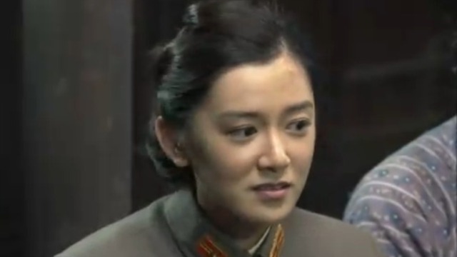 众人看出夏之悦和张抗关系不一般 但夏之悦已和杨彪订婚