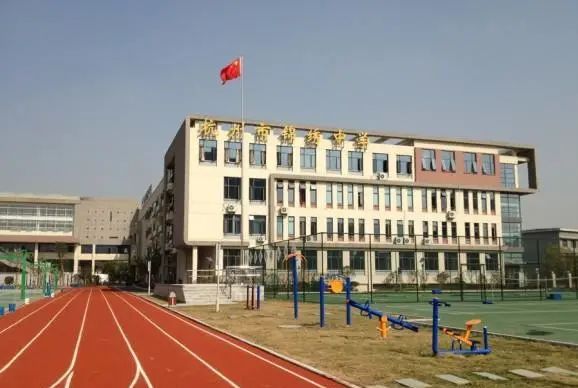 锦绣中学实景.图源网络