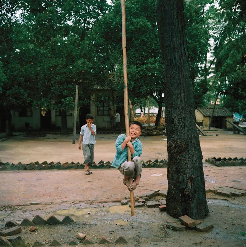 122张从未公开的照片,一代中国人的集体童年相册