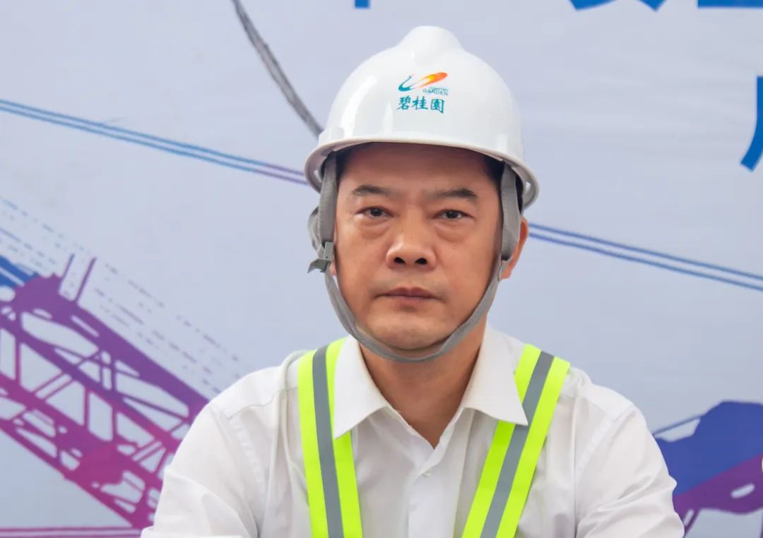 张元伟