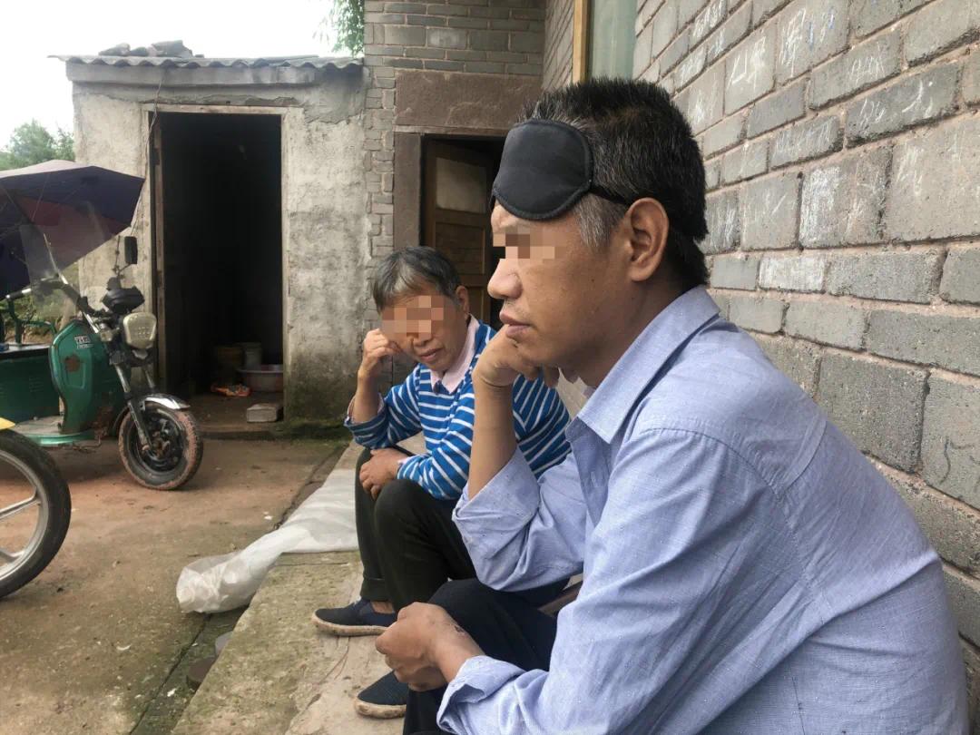 大学生不告而别16年，回家时已满头白发