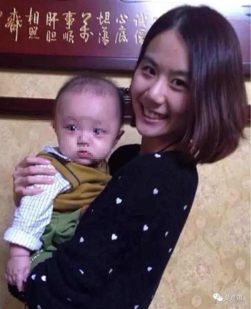 2015年杨子签了一个新人叫王婉中,长得更像黄圣依了.