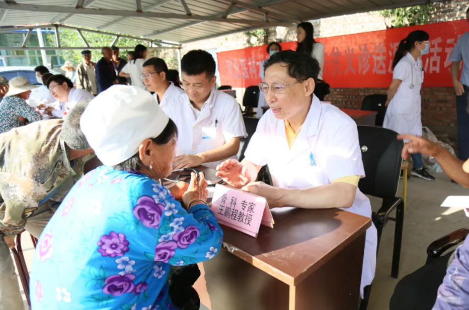 村民 医疗 河北医科大学第三医院 马连渠村 工作队 水泉村 责任人 张北 村干部 专家|河北医科大学第三医院赴张北开展扶贫义诊送温暖活动