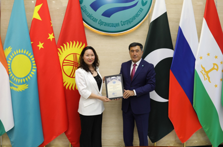 疫情 以岭药业 胶囊 新冠肺炎 肺炎 成员国 院士 国家 中成药 秘书处|以岭药业向上合组织捐赠296万元连花清瘟支持疫情防控