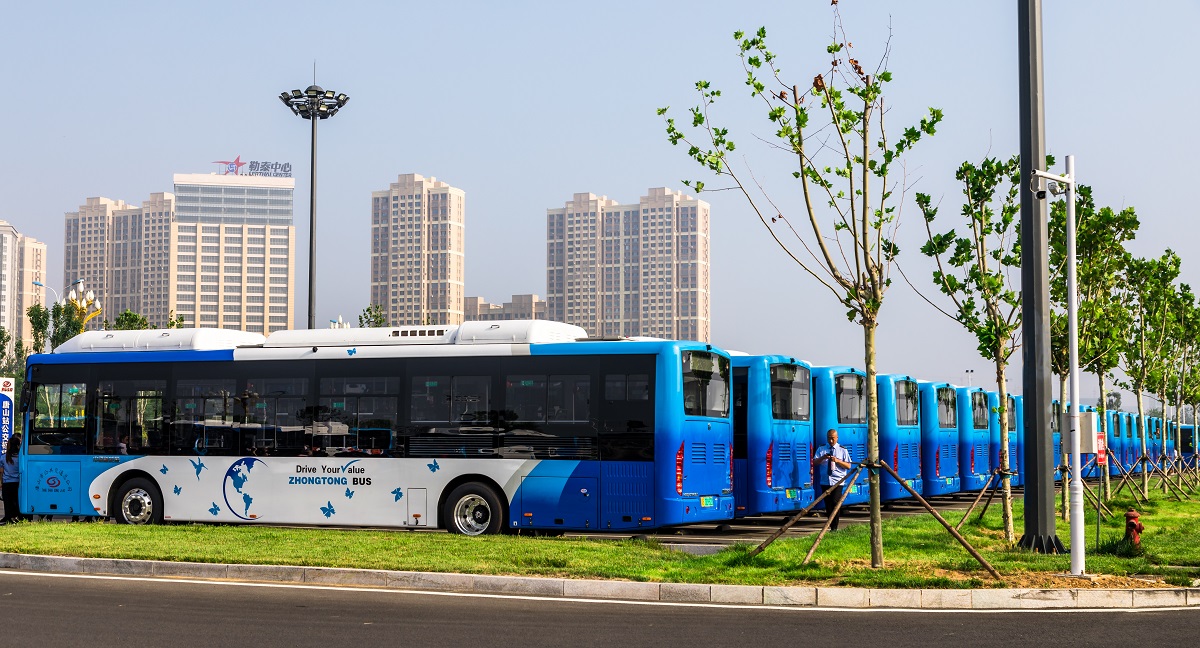 唐山市358部纯电动公交车正式上线运营