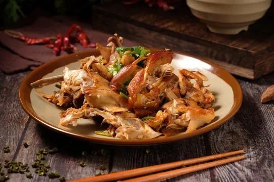 从北国风光到热带景观，这条铁路线怎么这么美？