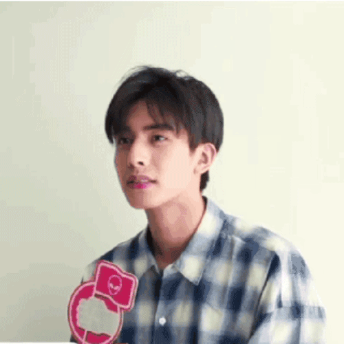 唯一一部口碑好的戏是和李圣经假戏真做谈恋爱的《举重妖精金福珠》