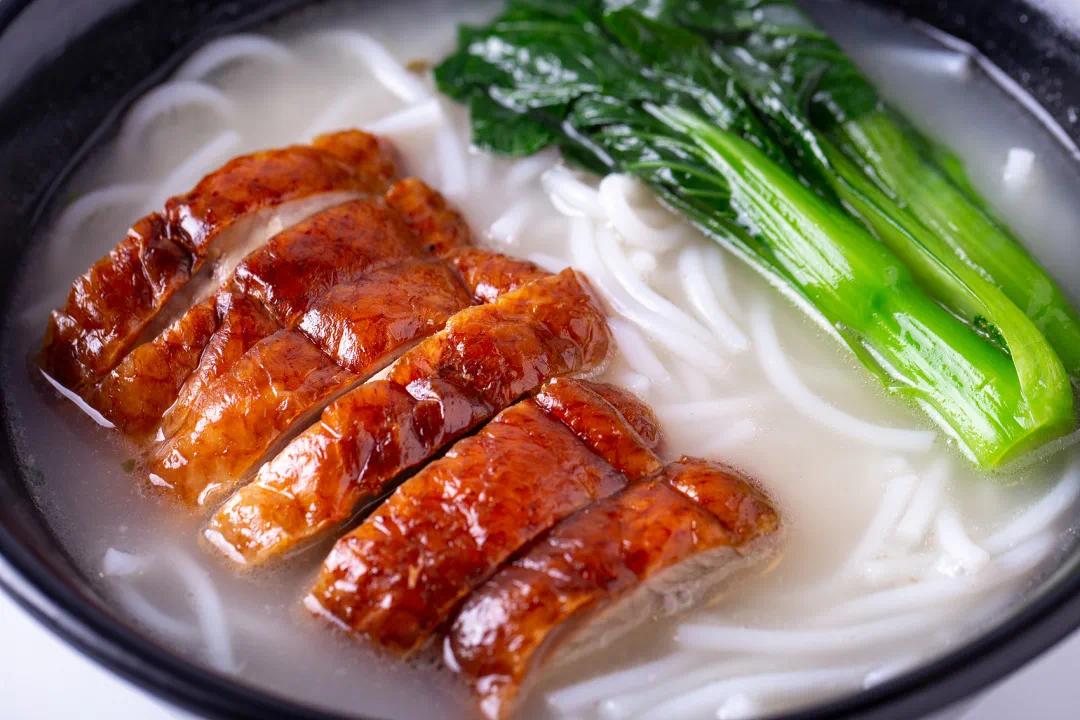 从北国风光到热带景观，这条铁路线怎么这么美？