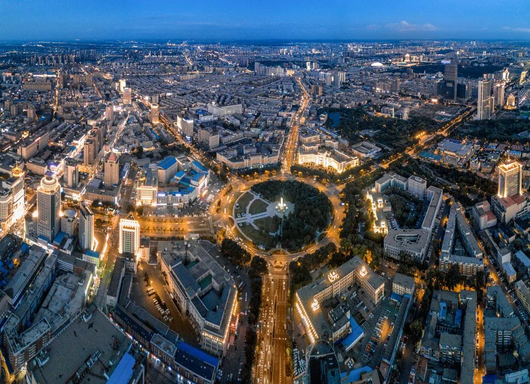 从北国风光到热带景观，这条铁路线怎么这么美？