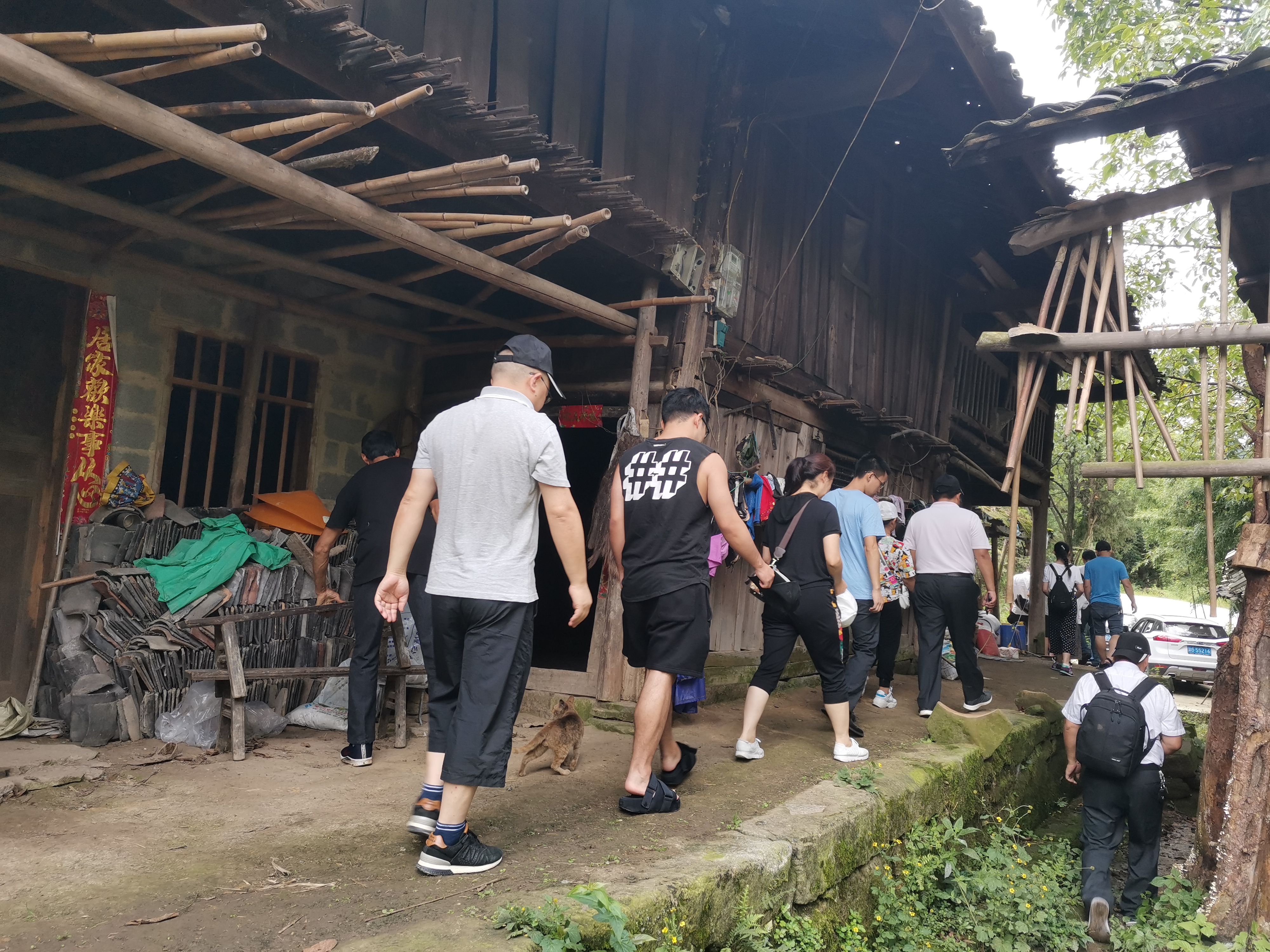 农行重庆石柱支行开展小手拉大手扶贫一起走主题亲子扶贫活动