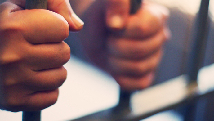 女官员儿子没工作，家里却有4辆车，钱从哪来？