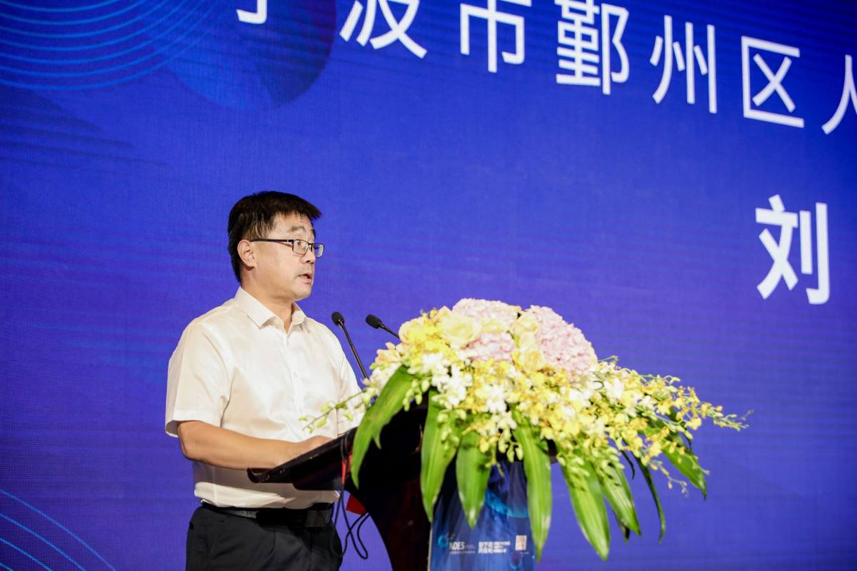 宁波市鄞州区人民政府党组成员 刘国相