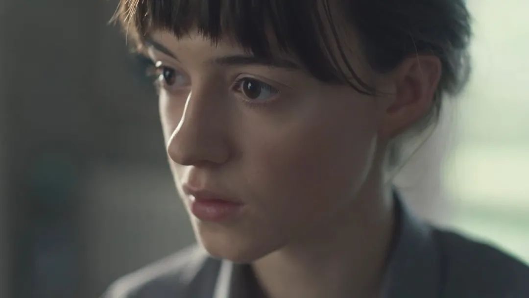 从什么时候起，爱情成了一件不再值得被讨论的事？