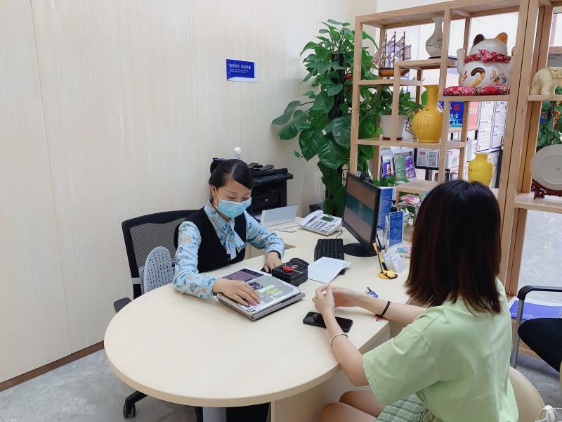 民生银行海口分行三亚新鸿港社区支行传递金融知识展现民生风貌